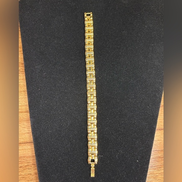 Vintage- Link Gold Tone Bracelet - Picture 1 of 3